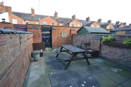 2 bedroom Property to let in Oban Street, Leicester