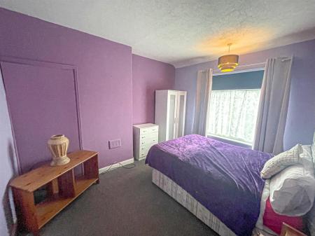 3 bedroom Semi-detached house for sale in Folville Rise, Leicester