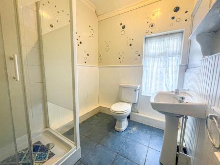 3 bedroom Semi-detached house for sale in Folville Rise, Leicester