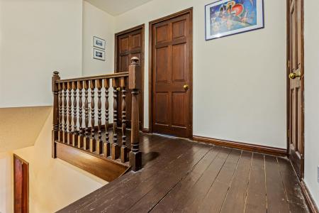 4 bedroom Detached house for sale in Carisbrooke Park, Leicester