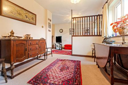 4 bedroom Detached house for sale in Carisbrooke Park, Leicester