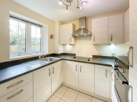 2 bedroom Apartment for sale in Wolsey Court, Leicester