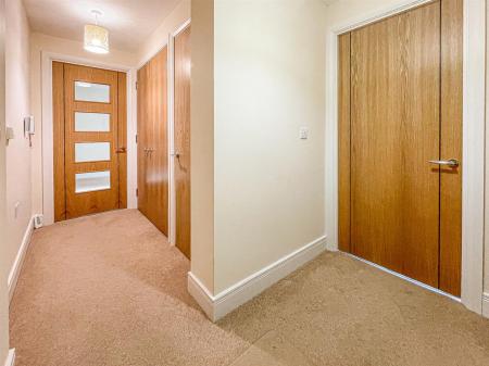 2 bedroom Apartment for sale in Wolsey Court, Leicester