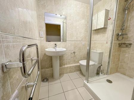 2 bedroom Apartment for sale in Wolsey Court, Leicester