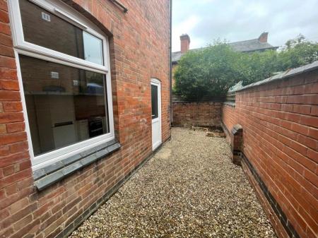 1 bedroom Property to let in St Albans Road, Leicester
