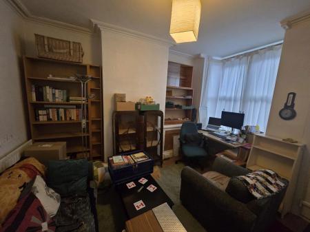 2 bedroom Property to let in Cradock Road, Leicester