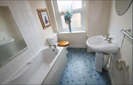 2 bedroom Terraced House for sale in Gaul Street, Leicester