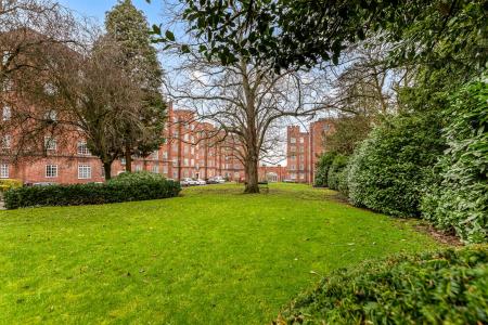 2 bedroom Apartment for sale in Stoneygate Court, Leicester