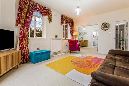 2 bedroom Apartment for sale in Stoneygate Court, Leicester