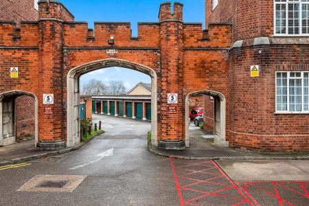 2 bedroom Apartment for sale in Stoneygate Court, Leicester