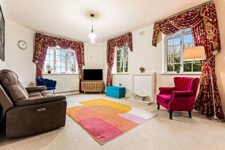 2 bedroom Apartment for sale in Stoneygate Court, Leicester