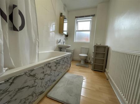 2 bedroom Terraced House for sale in Oxford Road, Leicester