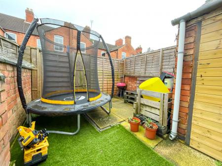 2 bedroom Terraced House for sale in Oxford Road, Leicester