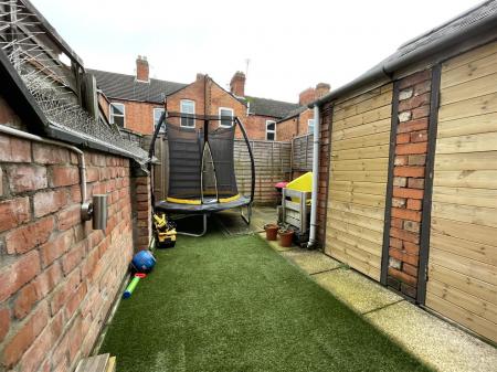 2 bedroom Terraced House for sale in Oxford Road, Leicester