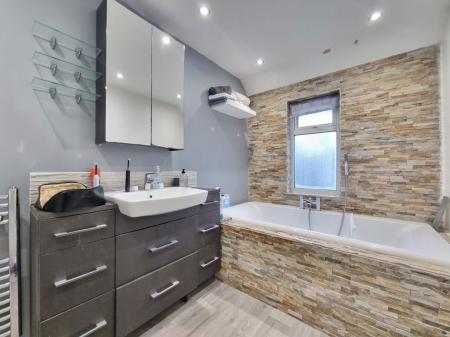 3 bedroom Property to let in Belmont Street, Leicester