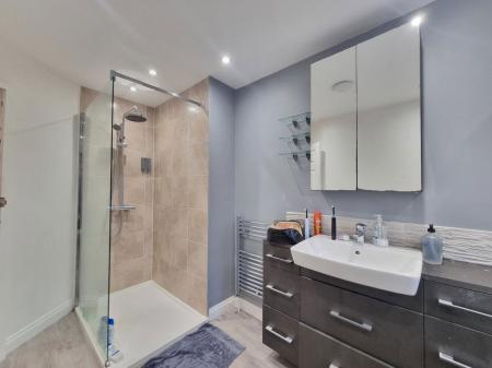 3 bedroom Property to let in Belmont Street, Leicester