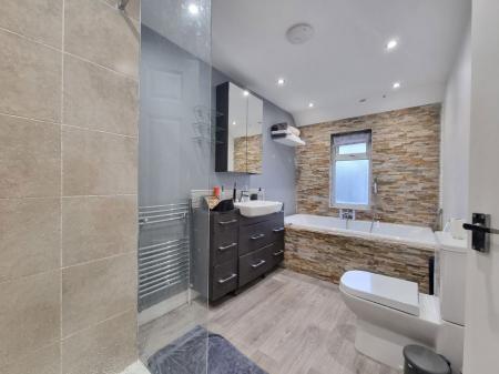 3 bedroom Property to let in Belmont Street, Leicester