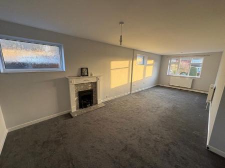 3 bedroom Property to let in Gayhurst Close, Leicester
