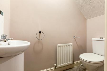 4 bedroom Terraced House for sale in Erringtons Close, Oadby, Leicester