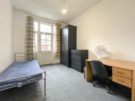 5 bedroom Terraced House for sale in Severn Street, Leicester