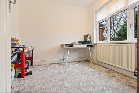 4 bedroom Semi-detached house for sale in Kingsway Road, Leicester