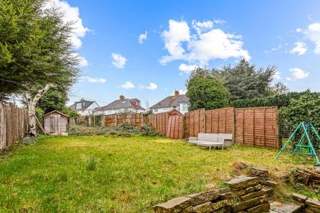 4 bedroom Semi-detached house for sale in Kingsway Road, Leicester