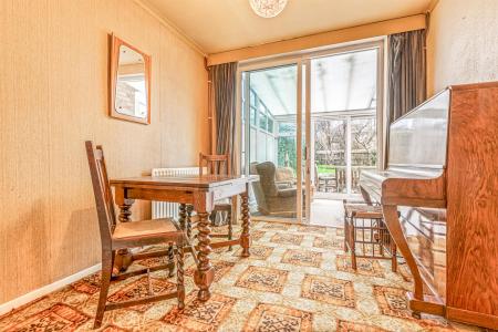 4 bedroom Semi-detached house for sale in Breedon Avenue, Wigston