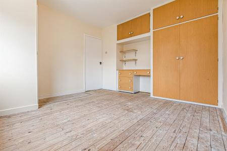 4 bedroom Semi-detached house for sale in Breedon Avenue, Wigston