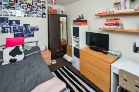 4 bedroom Terraced House for sale in Whitby Road, Fallowfield, Manchester, M14