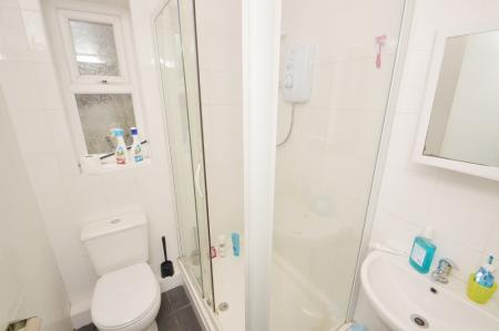 5 bedroom Detached house to let in Albion Road, Fallowfield, Manchester, M14