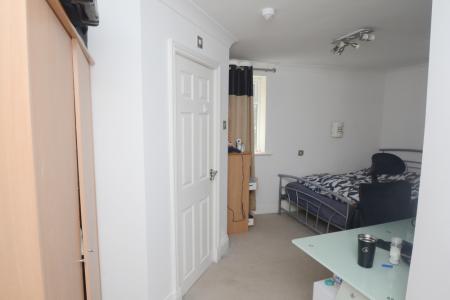 1 bedroom End of terrace house to let in Houseshare Kingswood Road, Fallowfield, Manchester, M14
