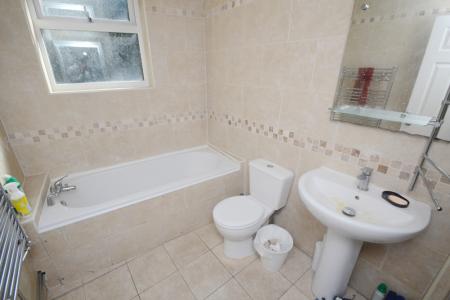 1 bedroom End of terrace house to let in Houseshare Kingswood Road, Fallowfield, Manchester, M14