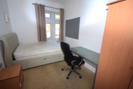 1 bedroom Terraced House to let in HouseShare Kingswood Road, Fallowfield, Manchester, M14