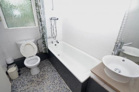 1 bedroom Semi-detached house to let in HouseShare Upper Lloyd Street, Rusholme, Manchester, M14