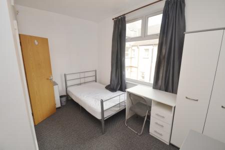 7 bedroom Terraced House to let in Longford Place, Victoria Park, Manchester, M14