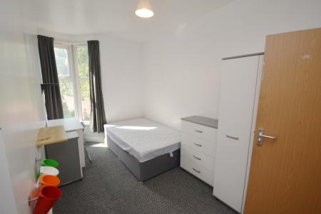 7 bedroom Terraced House to let in Longford Place, Victoria Park, Manchester, M14