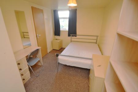 7 bedroom Terraced House to let in Longford Place, Victoria Park, Manchester, M14