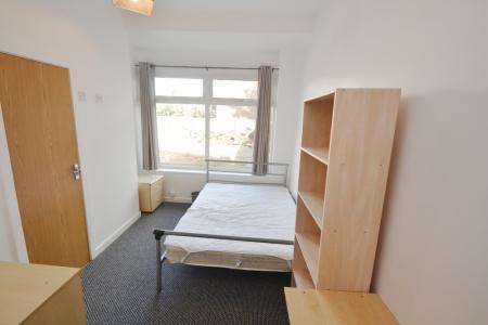 7 bedroom Terraced House to let in Longford Place, Victoria Park, Manchester, M14