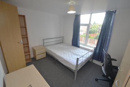 7 bedroom Terraced House to let in Longford Place, Victoria Park, Manchester, M14