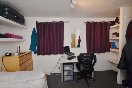 4 bedroom Terraced House to let in Stretford Road, Hulme, Manchester, M15