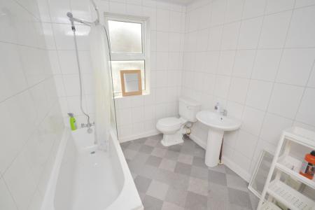 5 bedroom Detached house to let in Landcross Road, Fallowfield, Manchester, M14