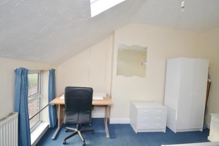 5 bedroom Detached house to let in Landcross Road, Fallowfield, Manchester, M14