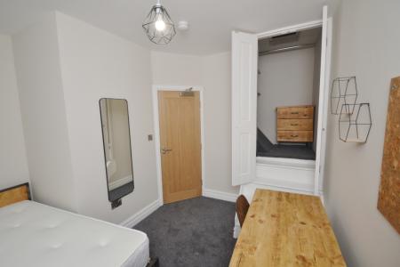 5 bedroom Terraced House to let in Heald Grove, Rusholme, Manchester, M14