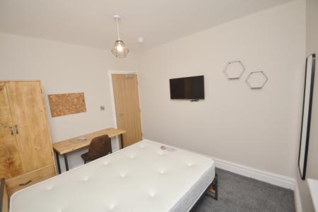 5 bedroom Terraced House to let in Heald Grove, Rusholme, Manchester, M14