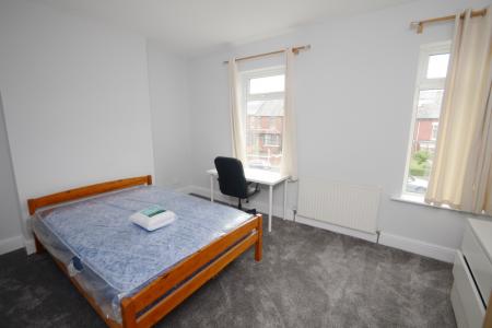 4 bedroom Terraced House to let in Birch Lane, Victoria Park, Manchester, M13