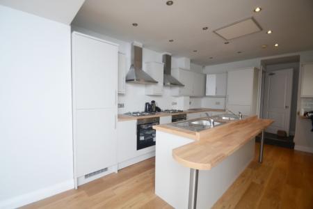 7 bedroom Semi-detached house to let in Burton Road, West Didsbury, Manchester, M20