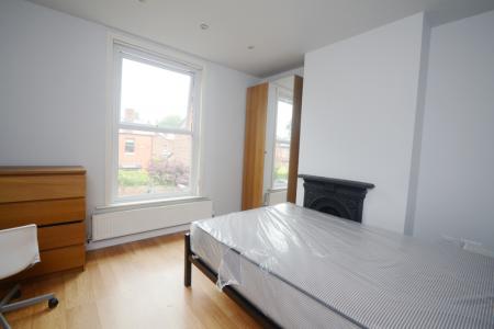 7 bedroom Semi-detached house to let in Burton Road, West Didsbury, Manchester, M20