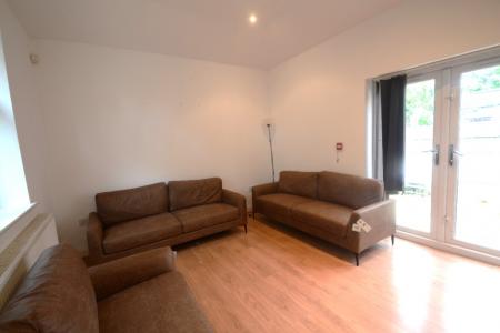 8 bedroom House to let in Egerton Road, Fallowfield, Manchester, M14
