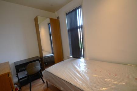 8 bedroom House to let in Egerton Road, Fallowfield, Manchester, M14