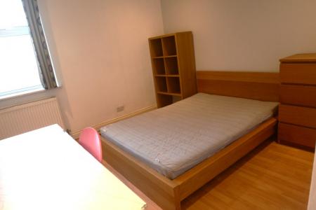 9 bedroom End of terrace house to let in Egerton Road, Fallowfield, Manchester, M14